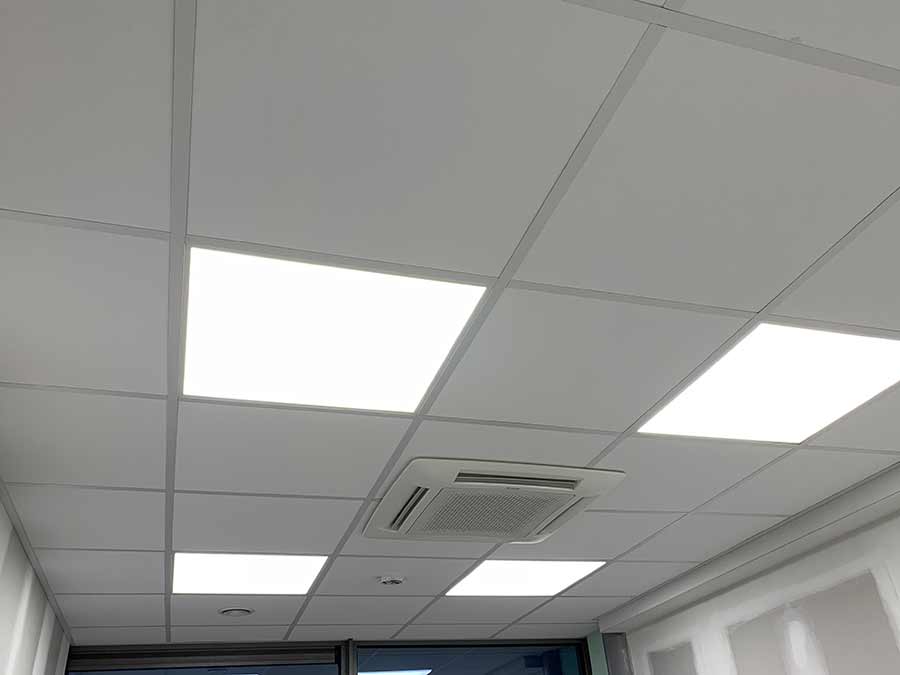 Mineral fibre tile suspended ceilings