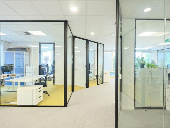 Europlafond works at Fiabilis office space with glazed partitions