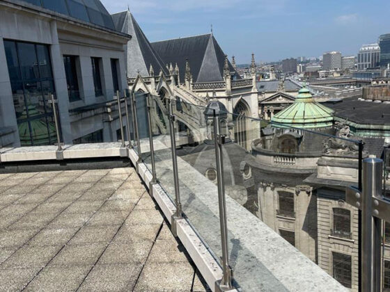 travaux en cours d'Europlafond - garde corps terrasse pour Vastint